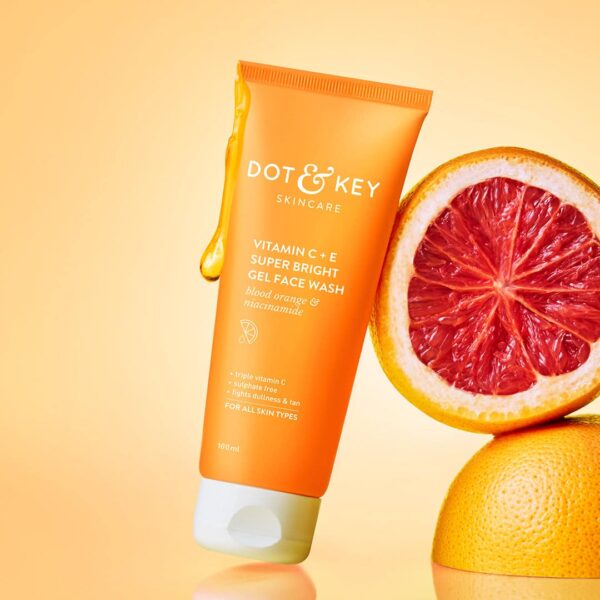 DOT & KEY Vitamin C + E Super Bright Gel Face Wash mini - Image 1